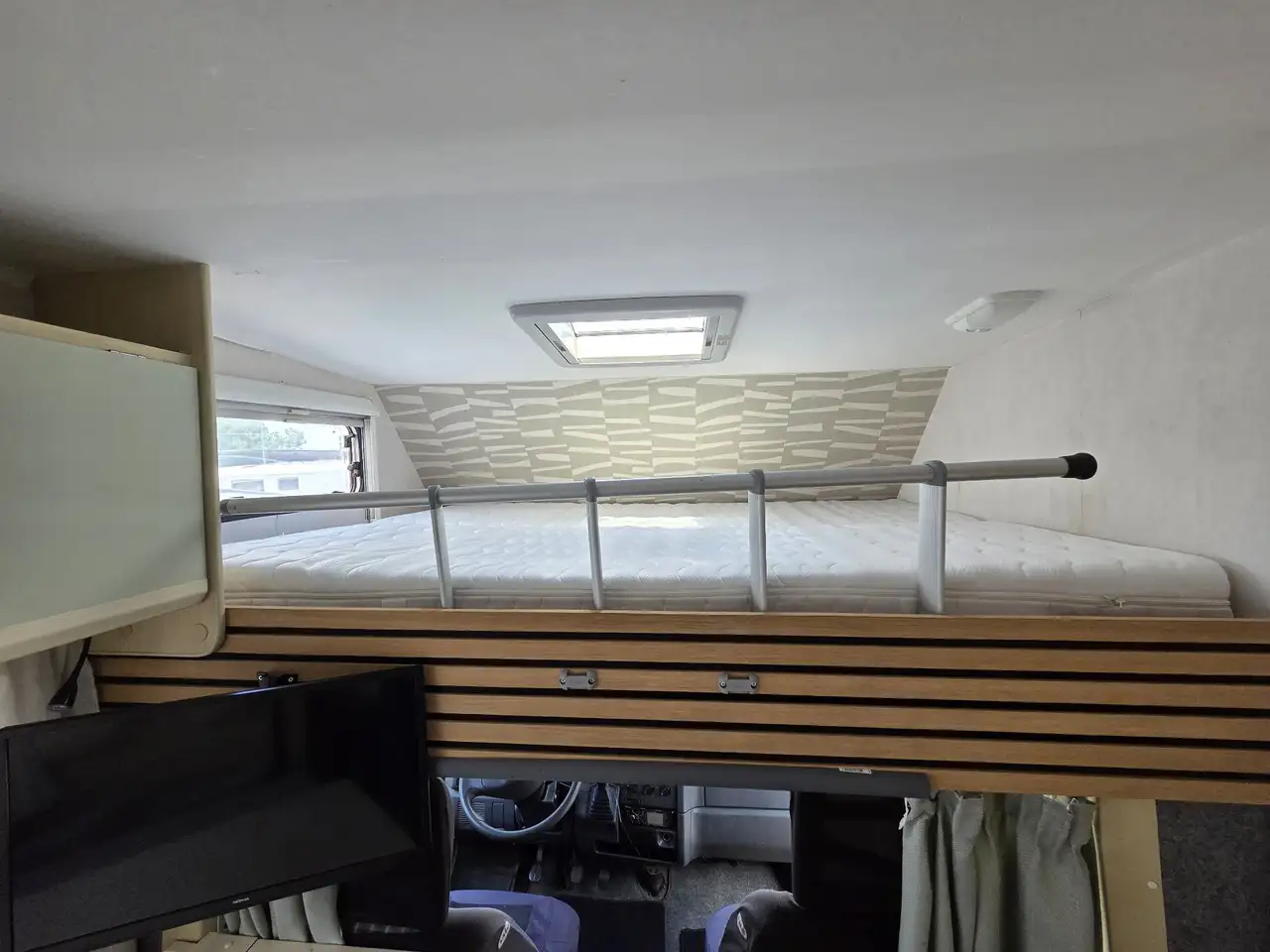 Fiat ducato camper, met zonnepanelen en dakairco, foto 5