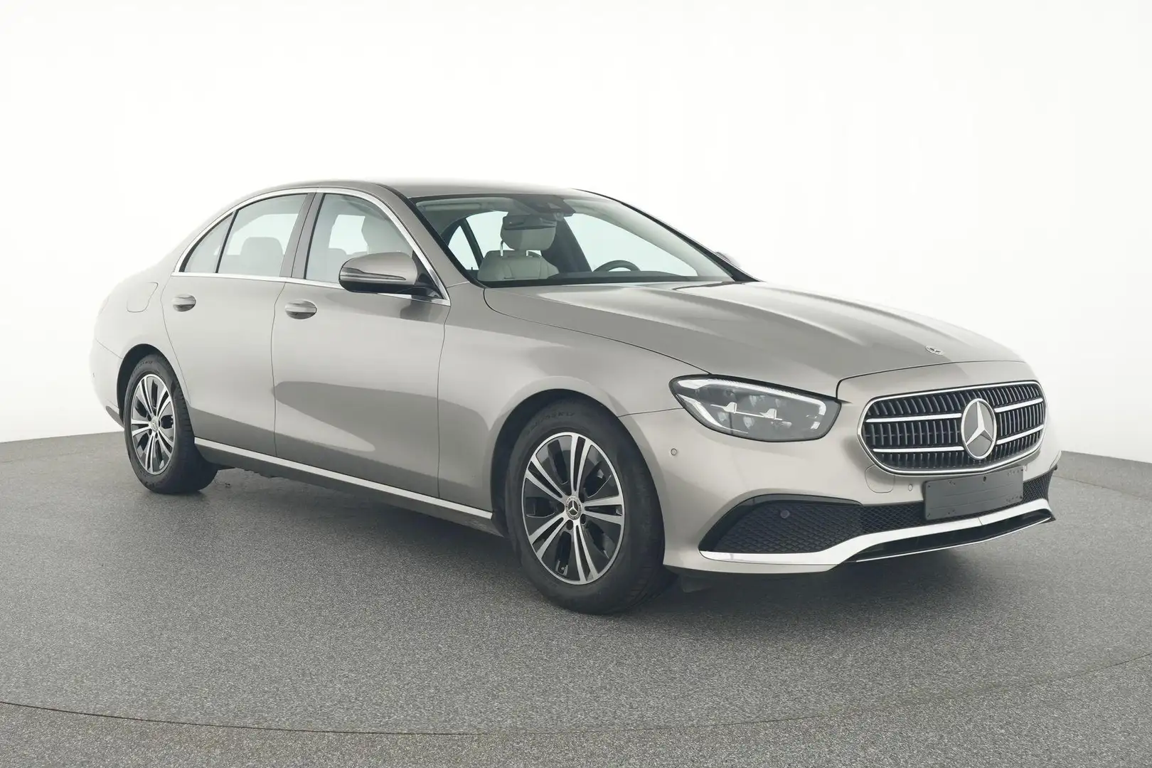 Mercedes-Benz E 200 d | Trekhaak | Verwarmde Zetels | Smartphone Integ Argent - 2