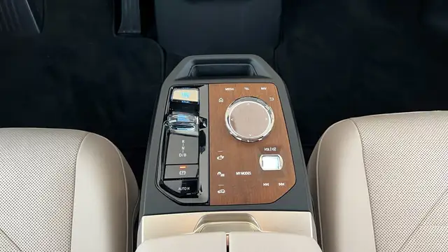 BMW iX M60 Ansicht 13