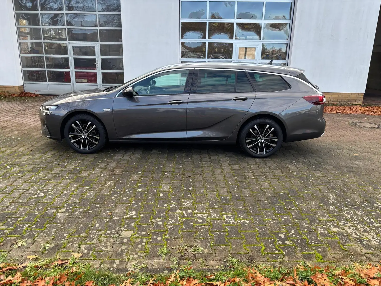 Opel Insignia Business 4x4 AHZV, LED, SHZ Grau - 2