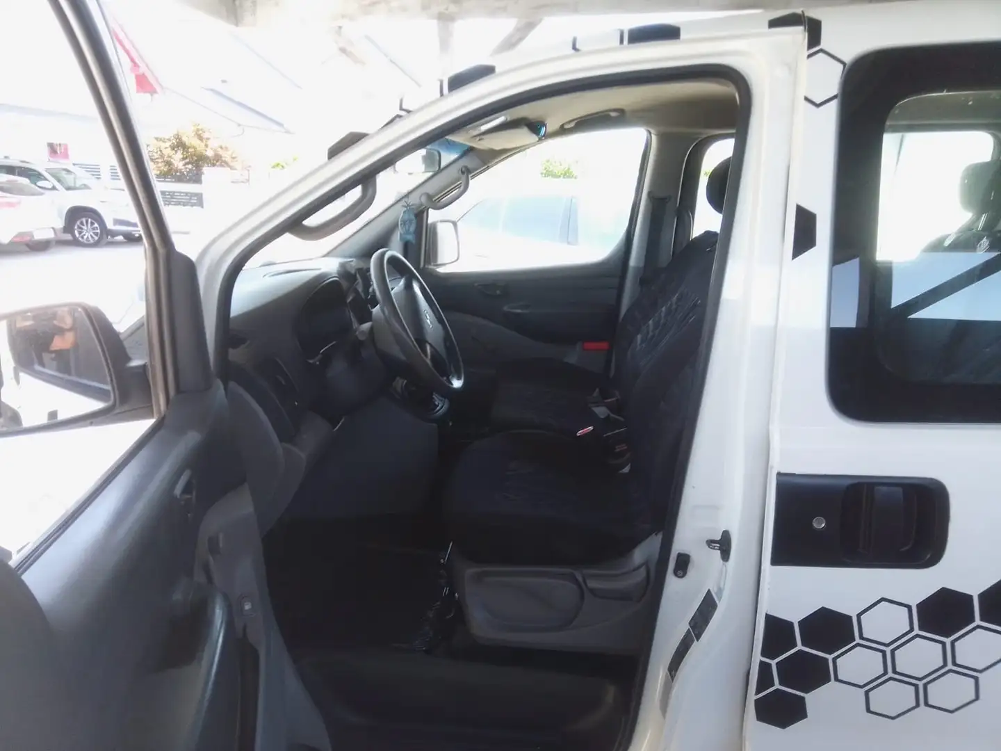 Hyundai H-1 Білий - 2