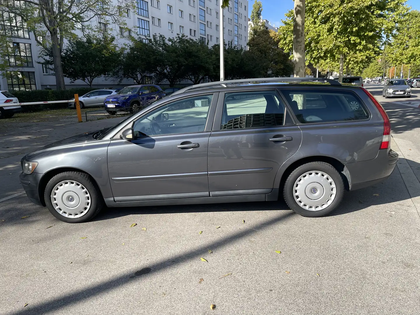 Volvo V50 ÖAMTC Pickerl bis 05/2026 + 4 Monate| Viele neue Teile Grau - 2