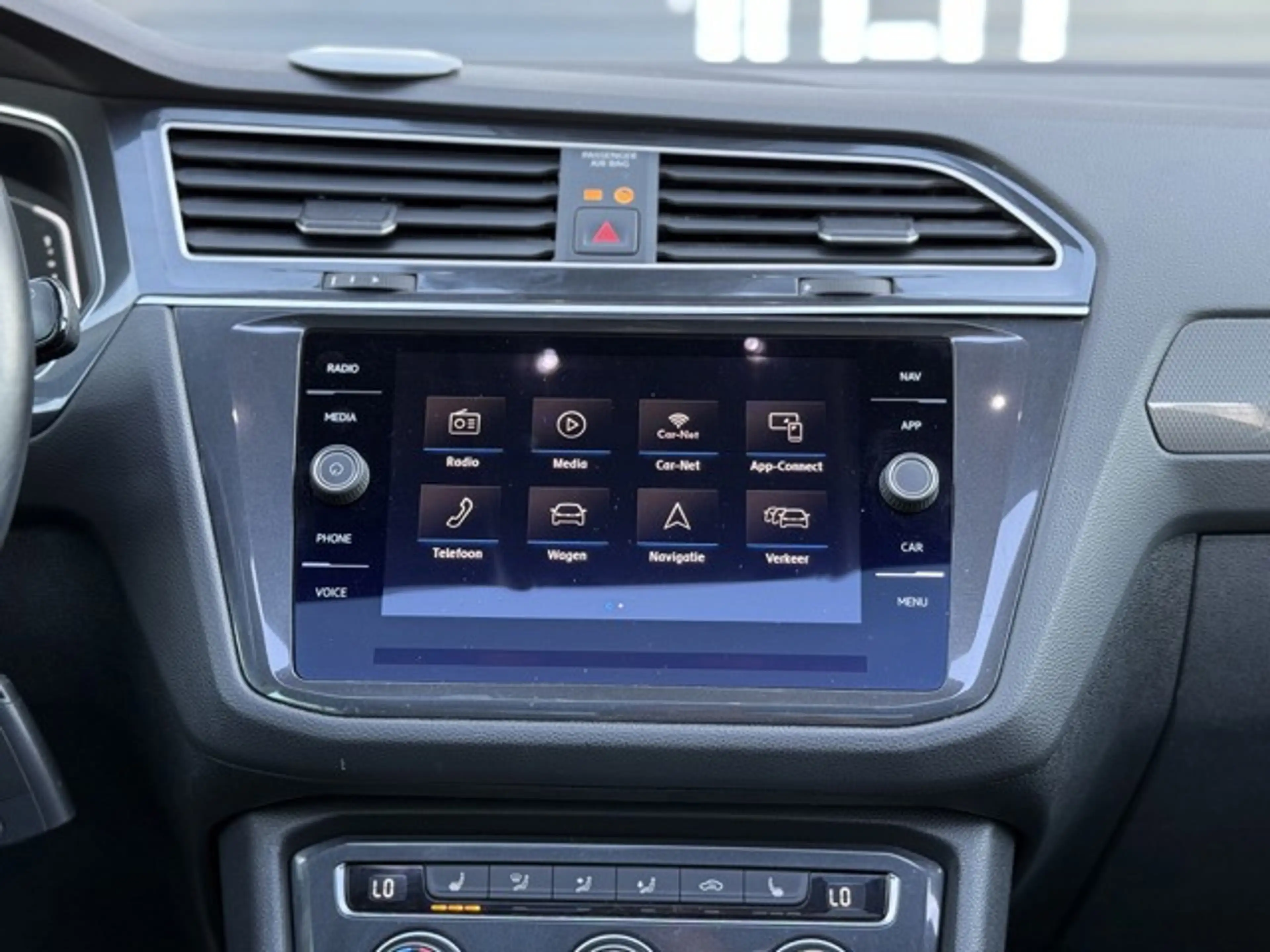 Volkswagen Tiguan R-Line 1.5 / PANO / DSG / IQ DRIVE / VOL! — photo 12