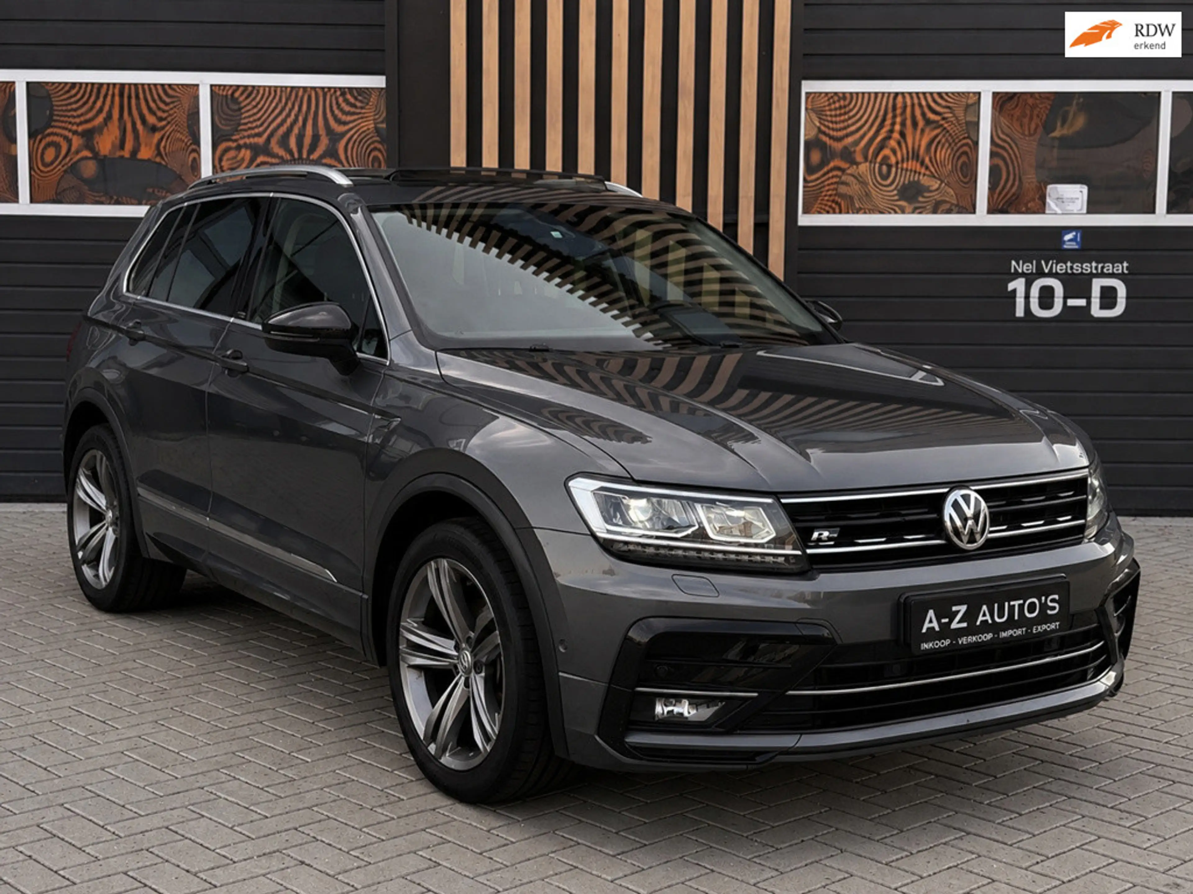 Volkswagen Tiguan R-Line 1.5 / PANO / DSG / IQ DRIVE / VOL!