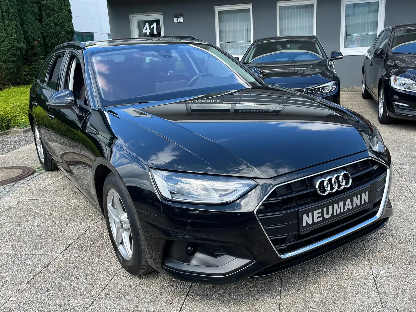 Audi A4 30 TDI basis Schwarz - 1