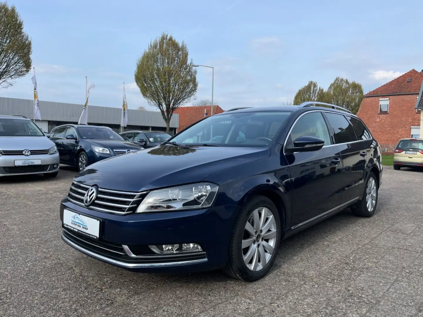 Volkswagen Passat Variant 2.0 TDI,Navi,TÜV Neu,AHK,PDC Blau - 1