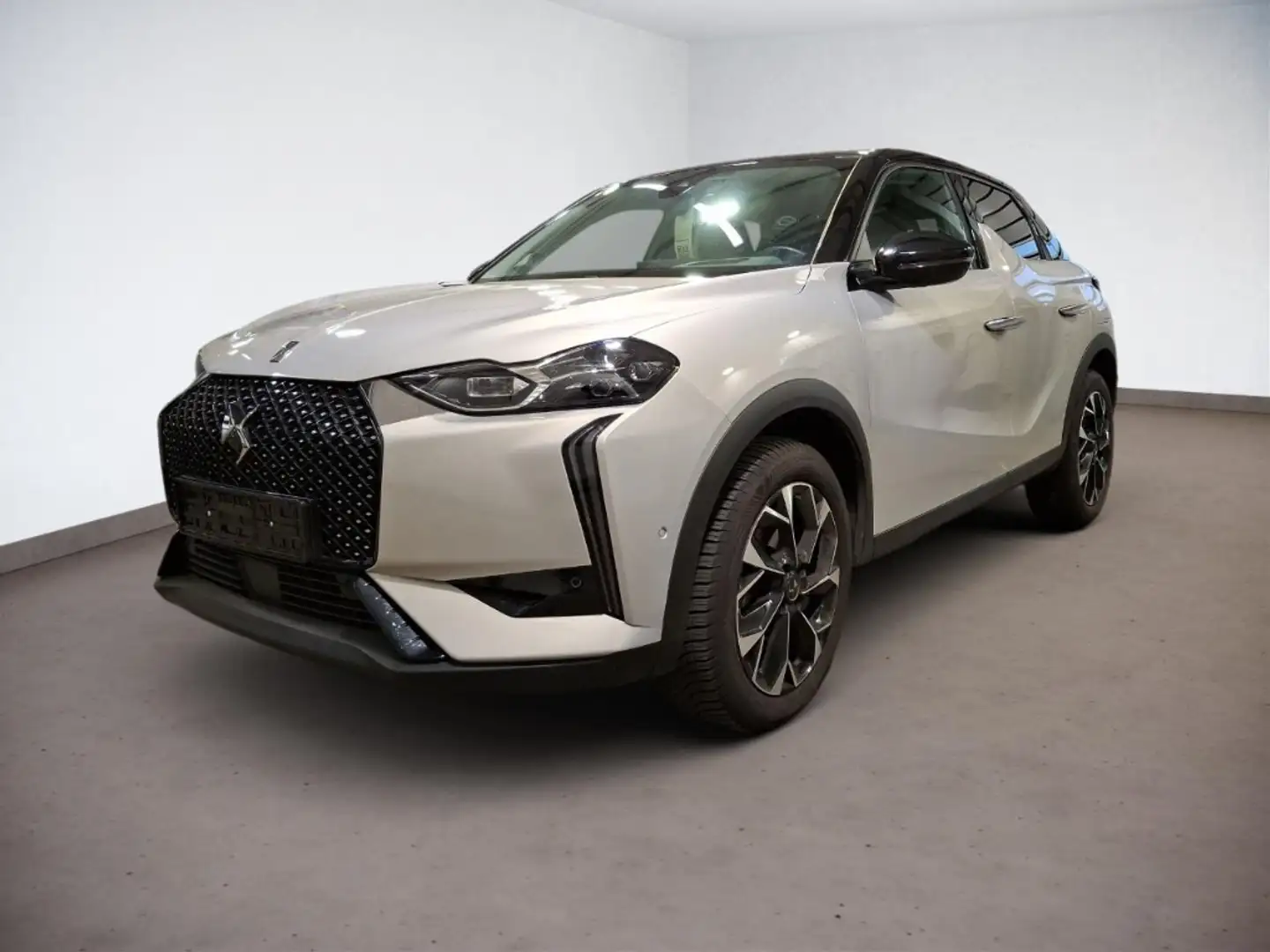 DS Automobiles DS 3 Opera AT Shz Navi Kamera PDC v+h Leder Gris - 2