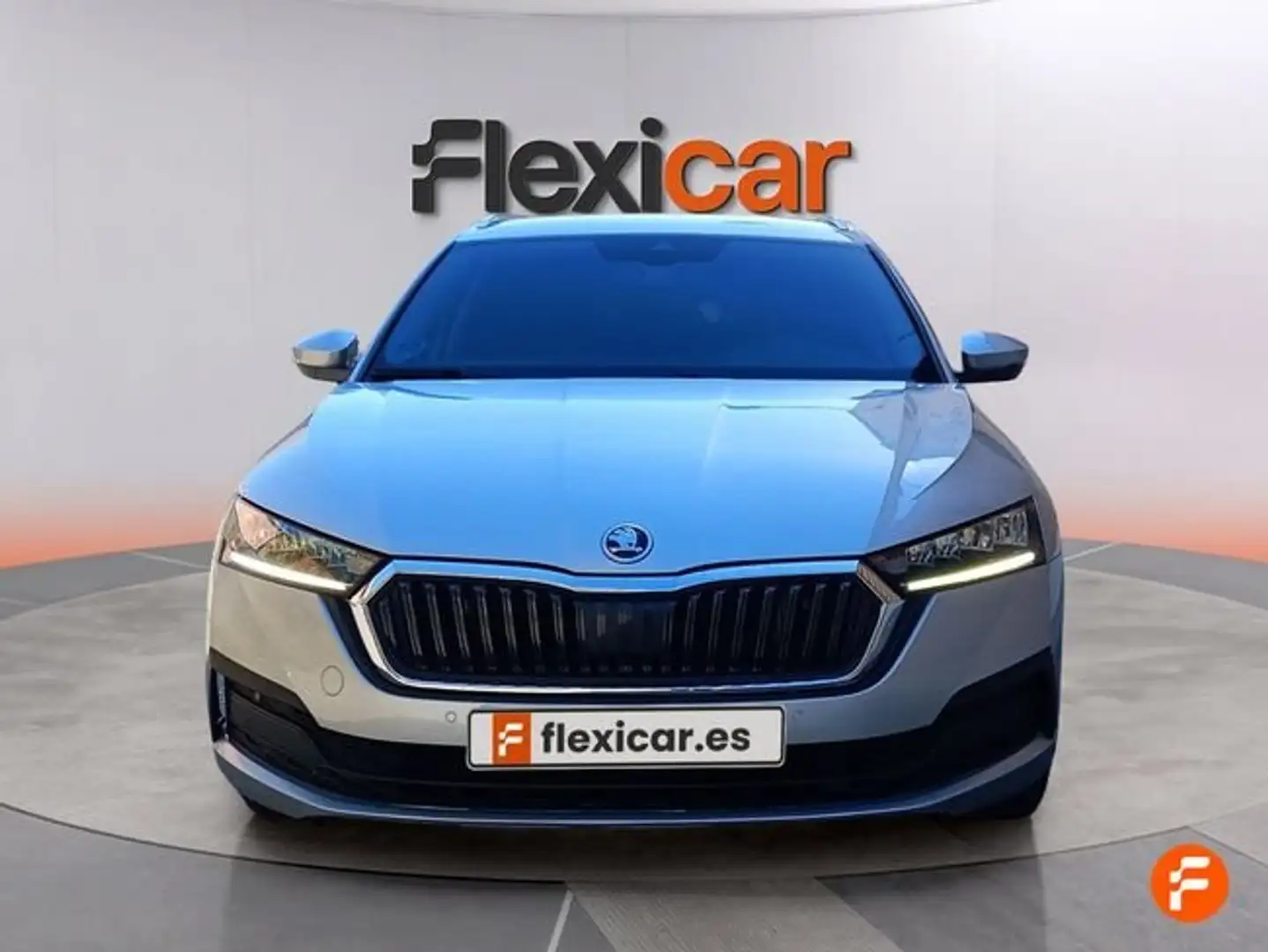 Skoda Octavia 2.0TDI Selection DSG 110kW Gris - 2