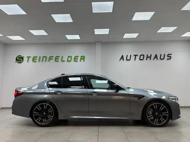 BMW M5 view 8