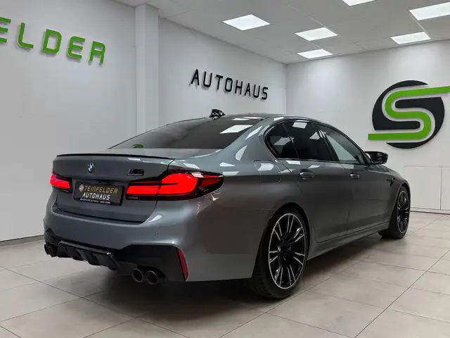 BMW M5 view 5