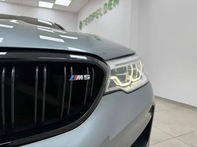 BMW M5 view 9