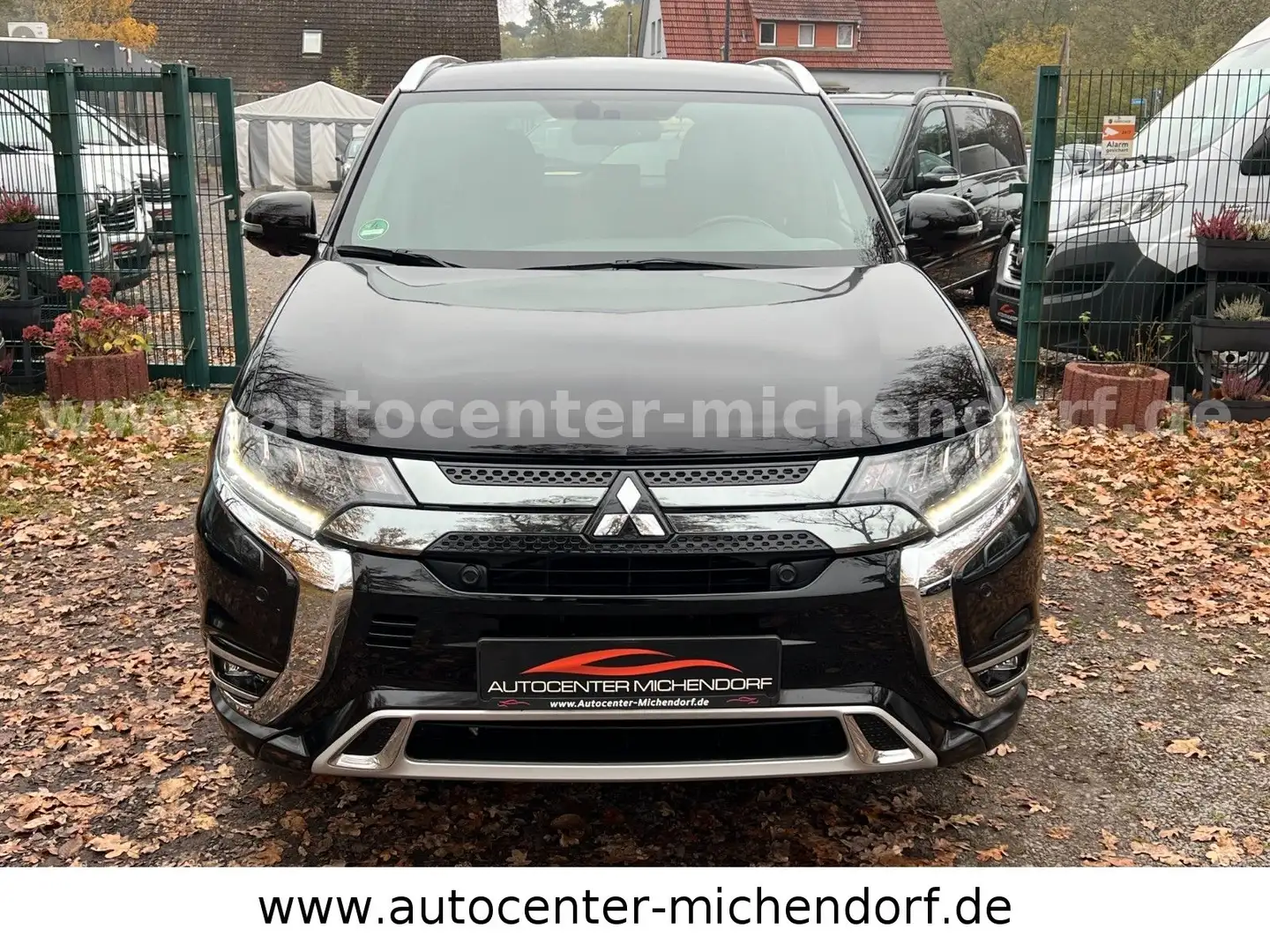 Mitsubishi Outlander PHEV Plus Spirit 4WD Schwarz - 2