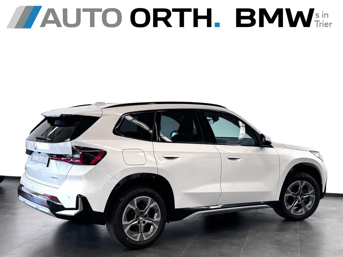 BMW X1 sDrive18i X-LINE AUT AD.LED DR.ASS KAMERA AHK Weiß - 2