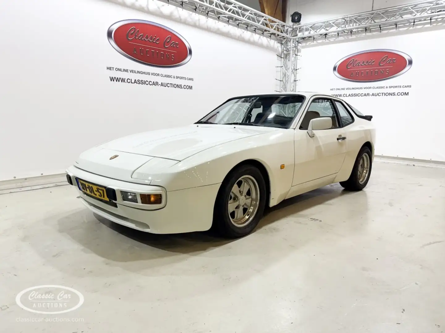 Porsche 944 - ONLINE AUCTION Blanc - 1