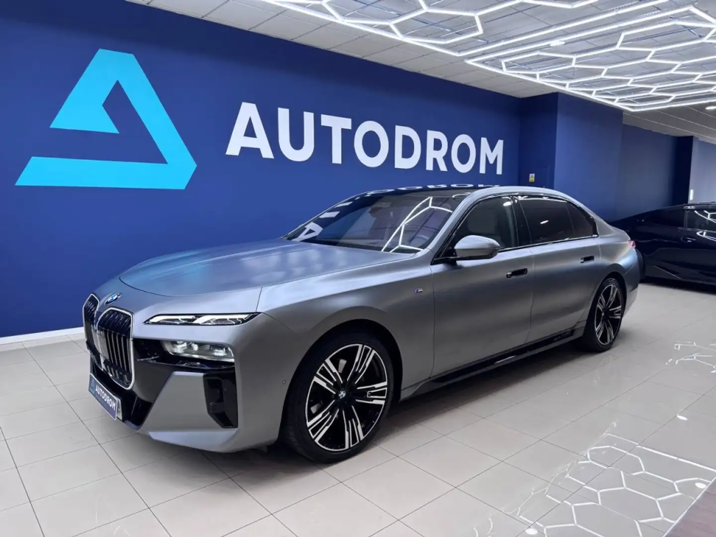 BMW BMW Serie 7 Berlina Automático de 4 Puertas Gris - 1