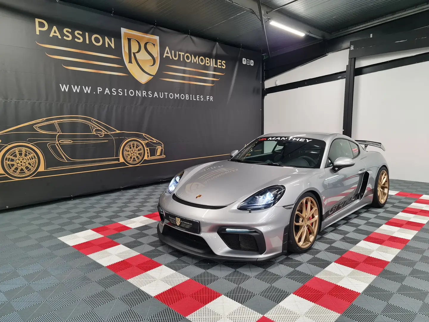Porsche 718 PORSCHE 718 GT4 4.0 420 CV PDK - Manthey Racing Šedá - 1