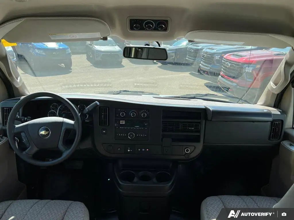 Chevrolet Express 2500 2025 photo 4