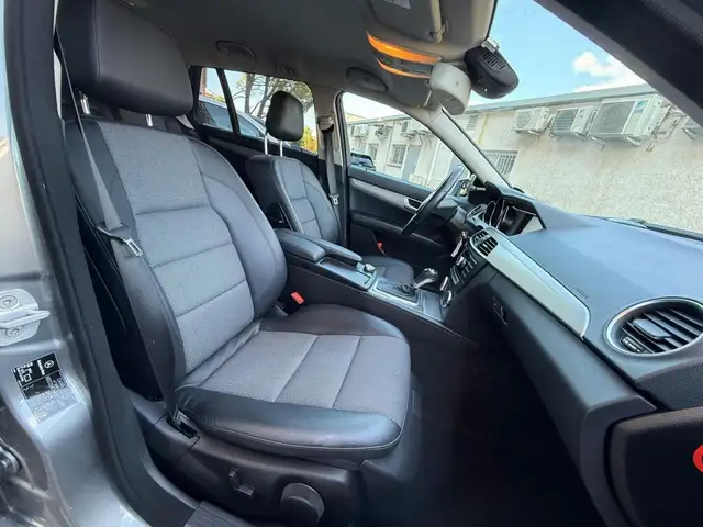 Mercedes-Benz C-Class view 12