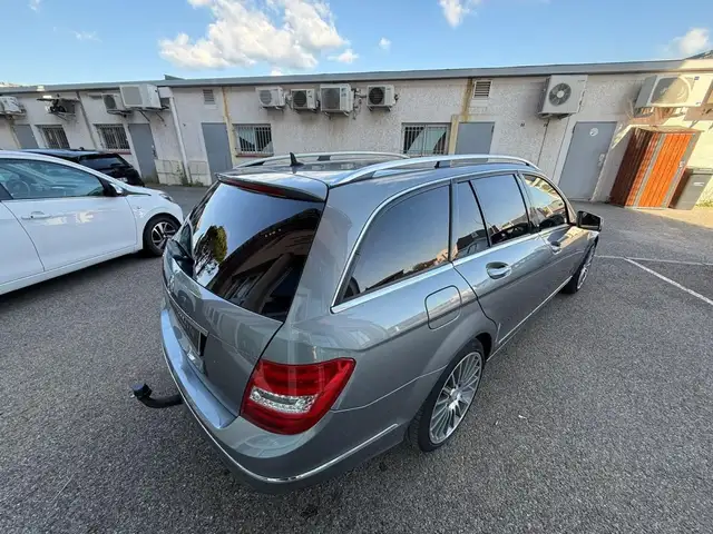 Mercedes-Benz C-Class view 5
