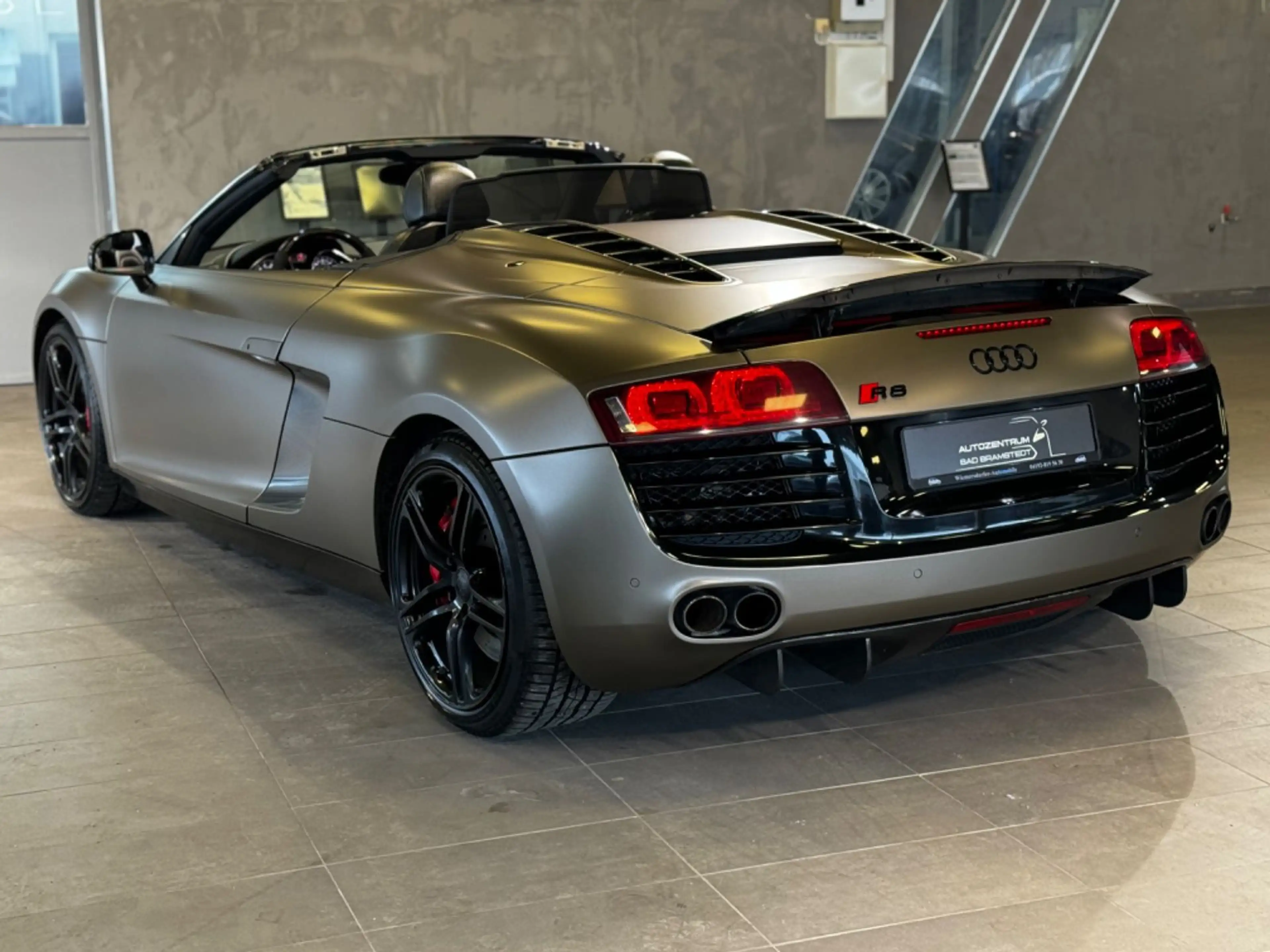 Audi R8 Spyder 4.2 FSI quattro Schalter — photo 12