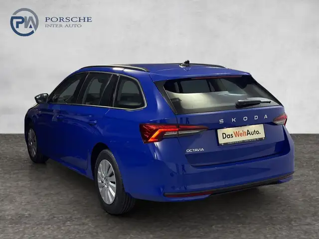 Skoda Octavia view 4