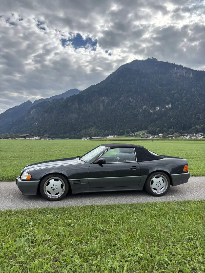 Mercedes-Benz SL 300 Roadster - 2