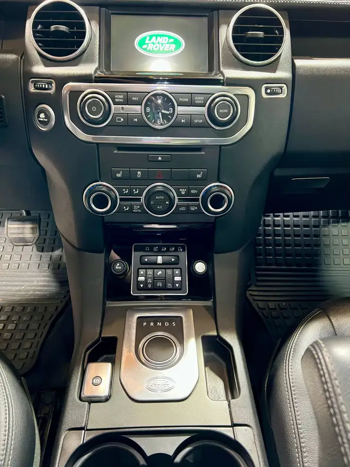 Land Rover LR4 снимка Land Rover LR4