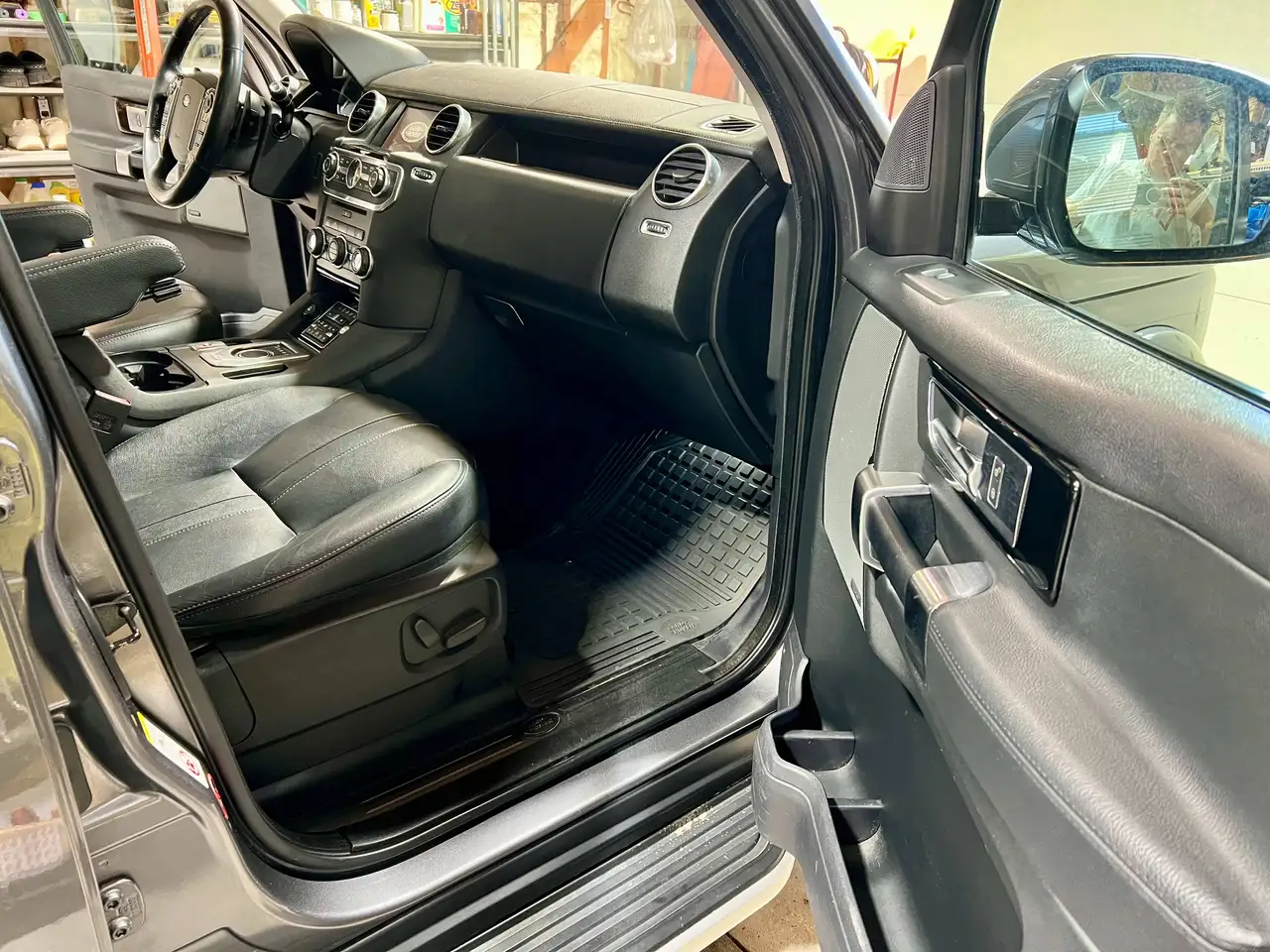 Land Rover LR4 снимка Land Rover LR4