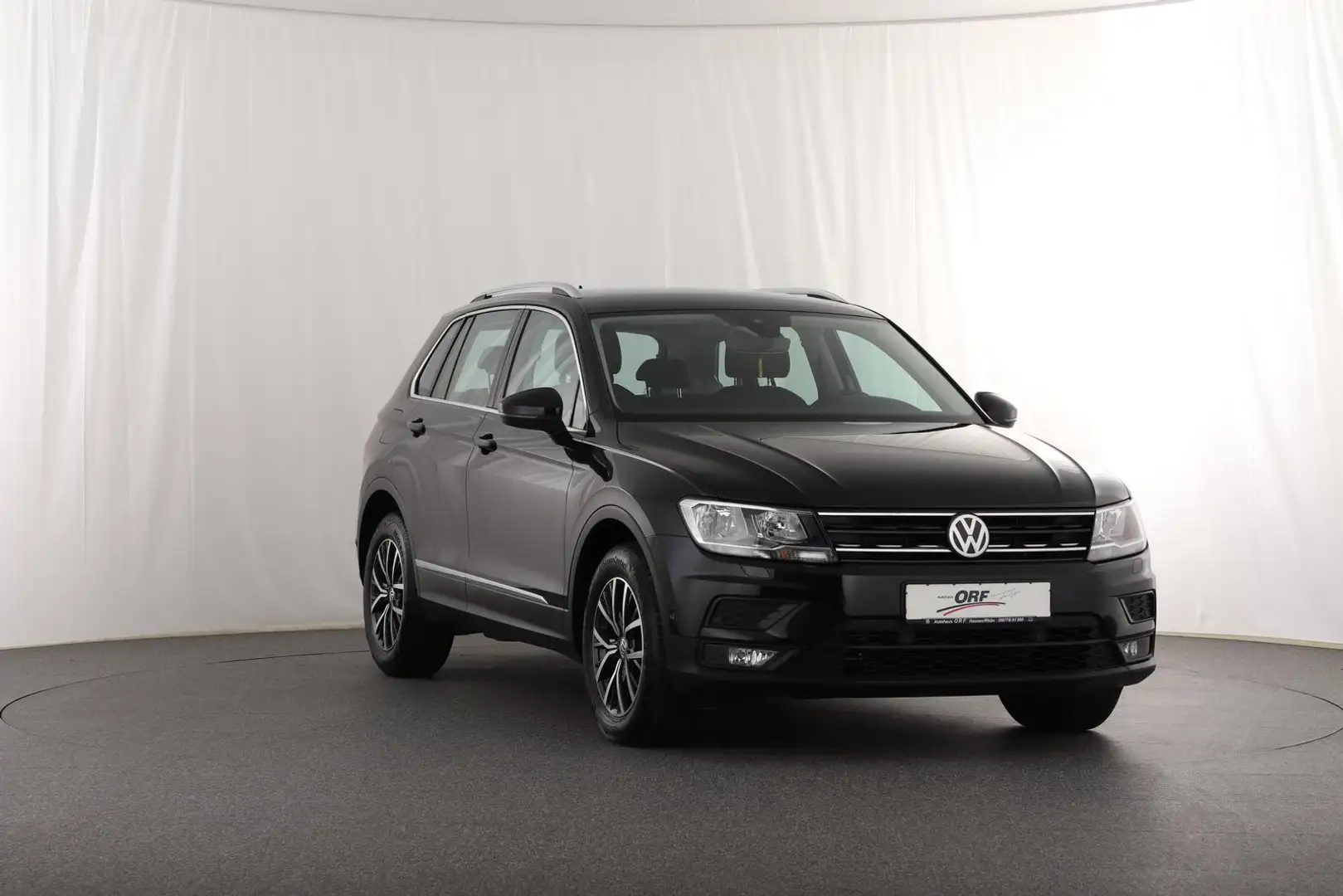 Volkswagen Tiguan 2.0 TDI Comfortline DSG AHK ACC NAVI KAMERA ALU 17 Zwart - 2