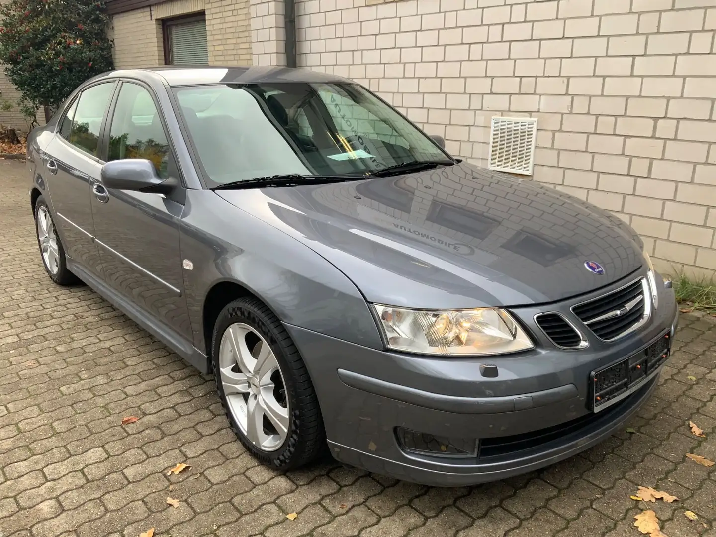 Saab 9-3 Lim. 2.0 T Vector Hirsch 1.Hand & Scheckheft Gris - 1