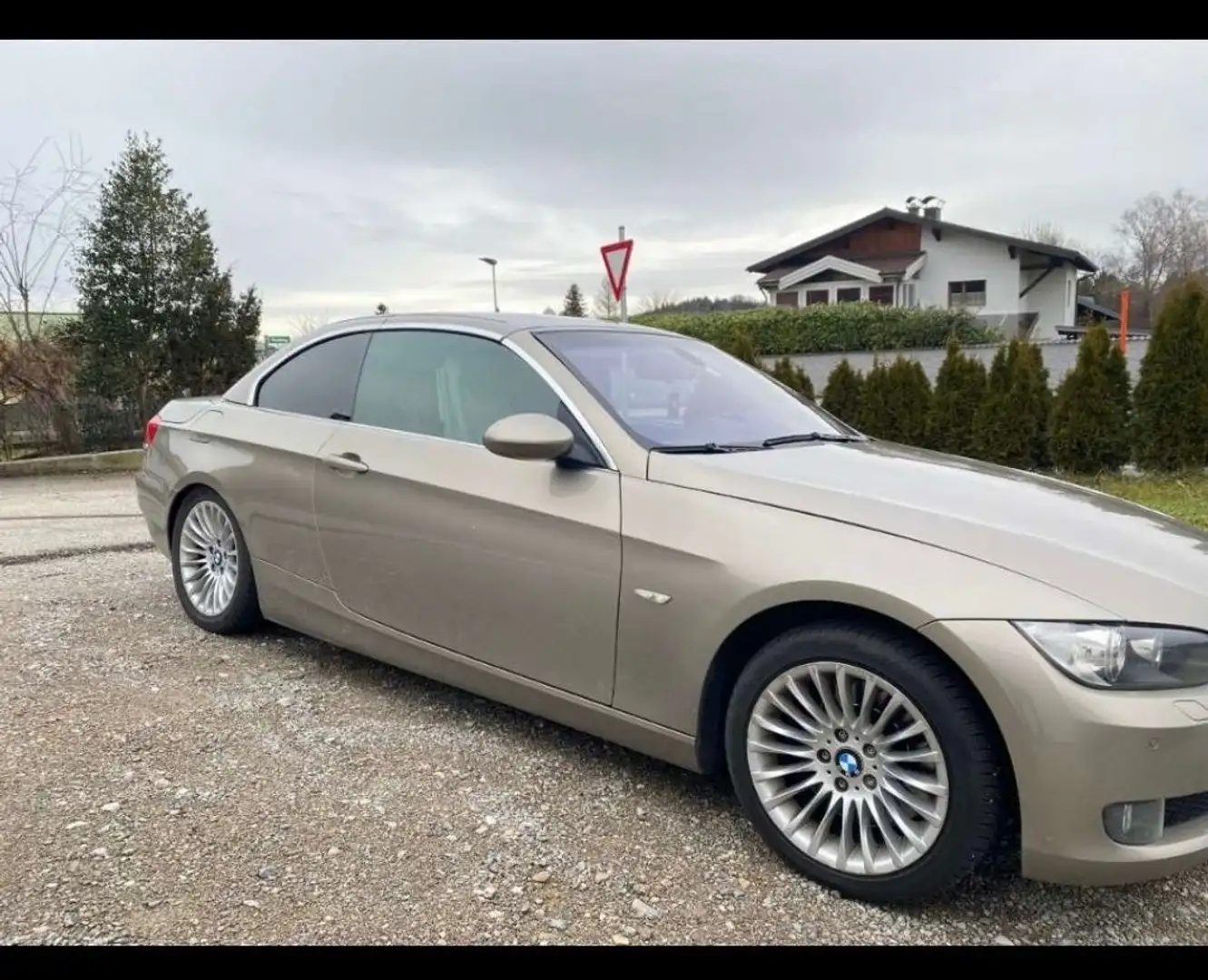 BMW 330 330d Cabrio Aut. Silber - 2