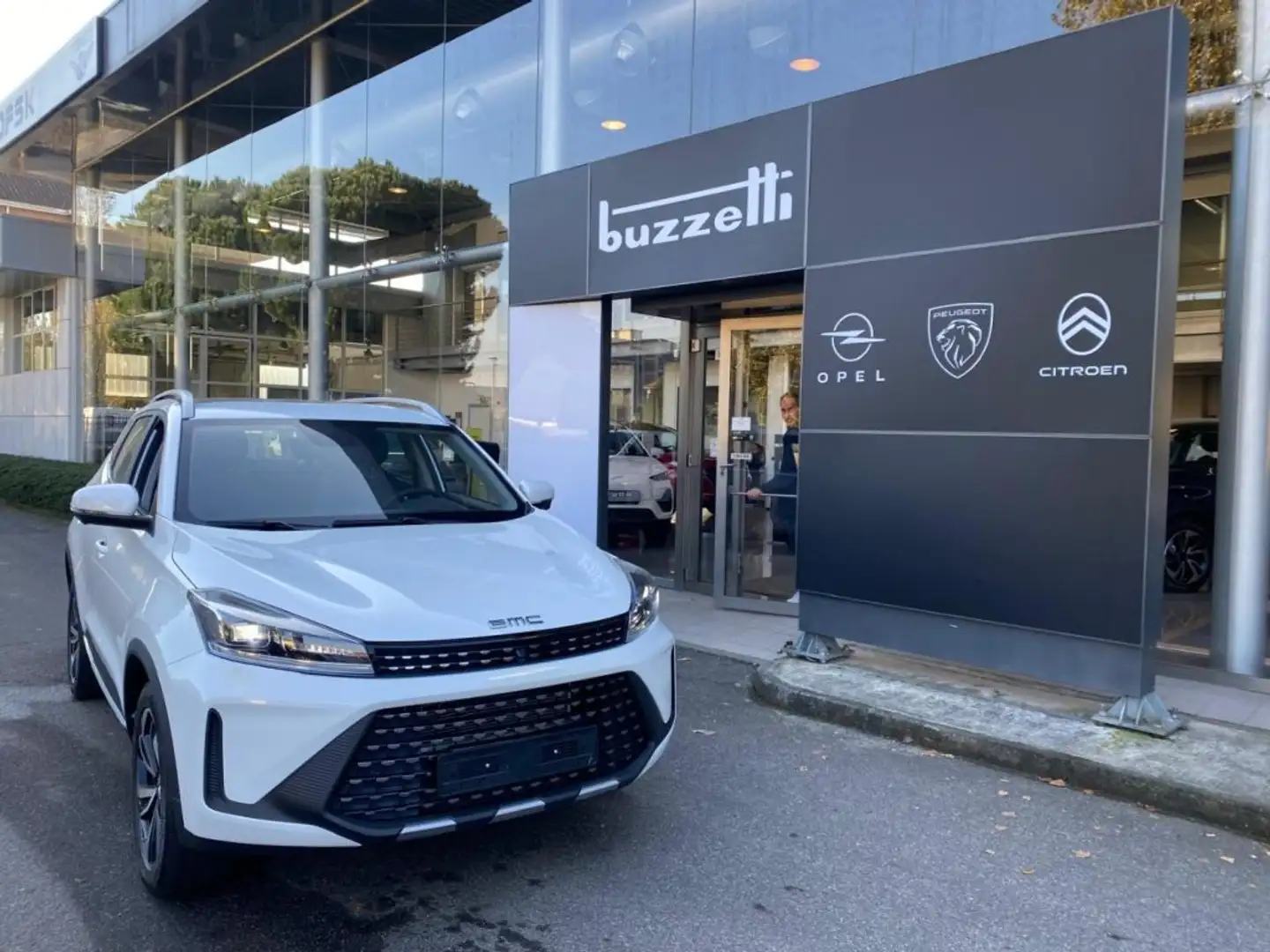 EMC SEI 1.5 147cv A/T Weiß - 1