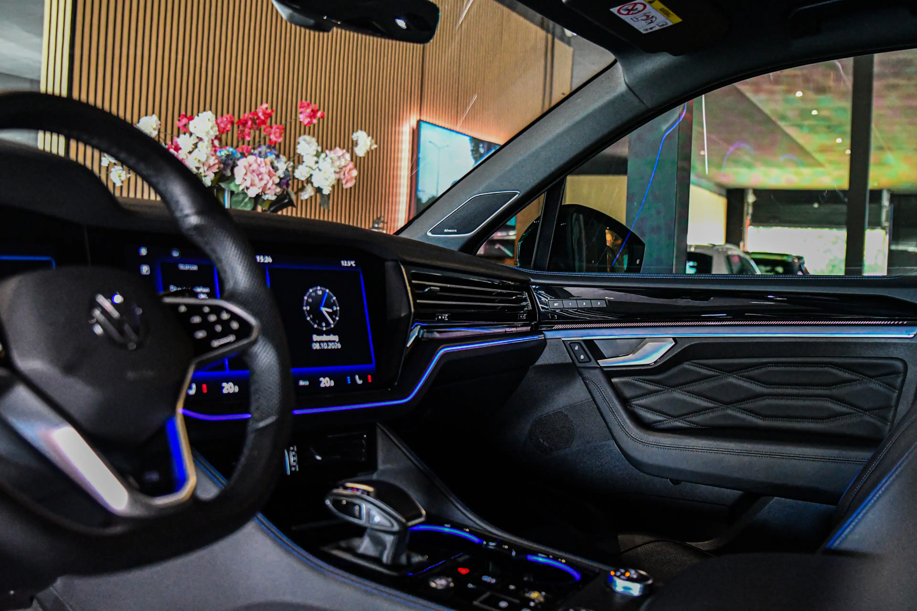 Volkswagen Touareg 3.0 TSi eHybrid 4MOTION R-Line, Nachtzicht, Massag — photo 8