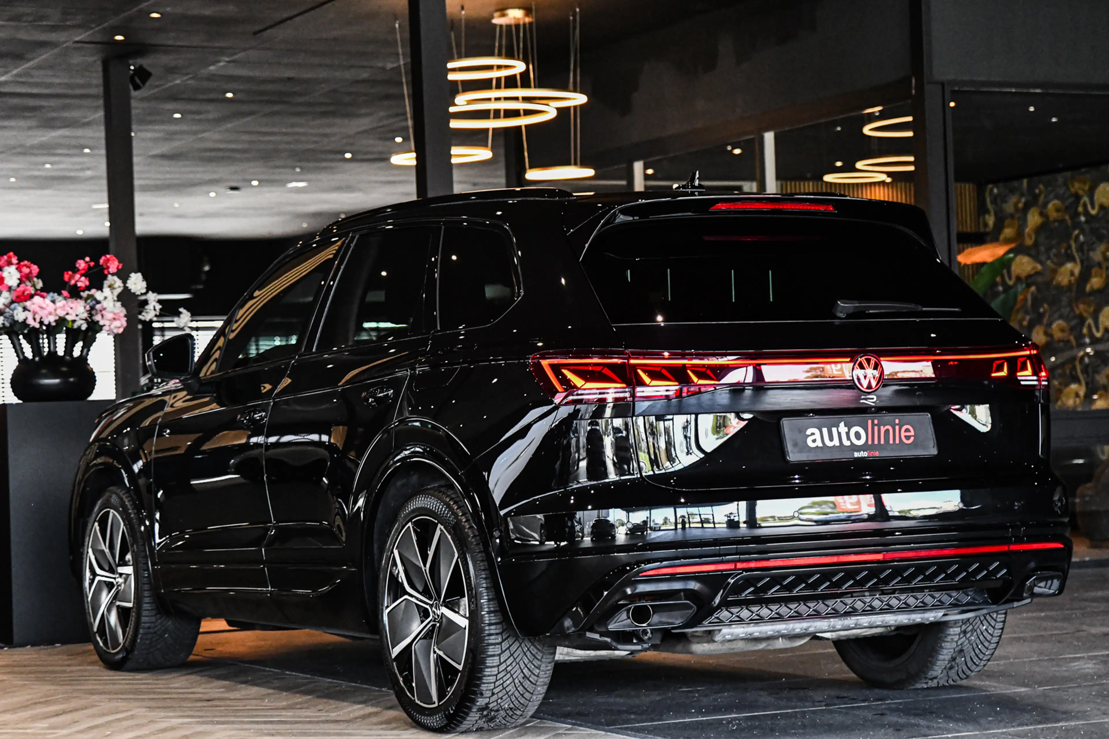 Volkswagen Touareg 3.0 TSi eHybrid 4MOTION R-Line, Nachtzicht, Massag — photo 4