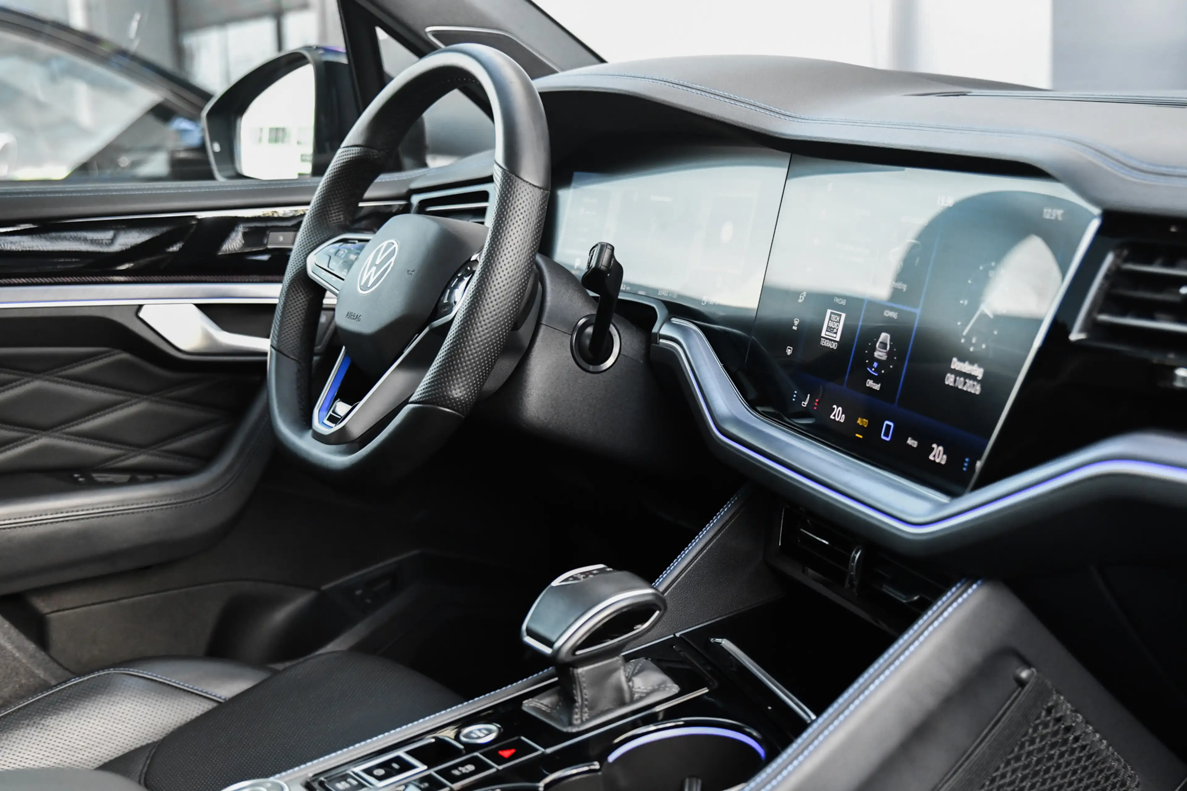 Volkswagen Touareg 3.0 TSi eHybrid 4MOTION R-Line, Nachtzicht, Massag — photo 24
