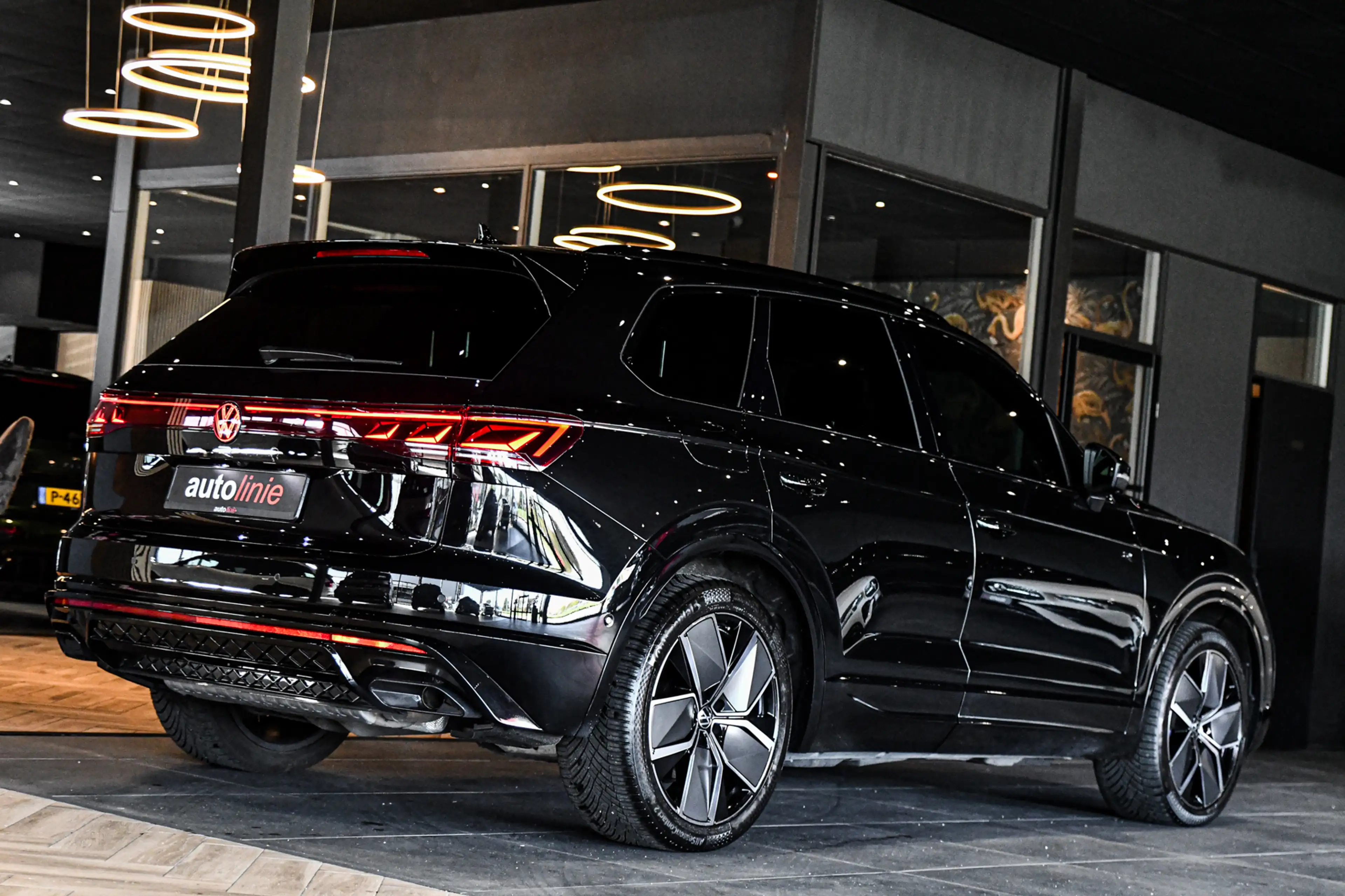 Volkswagen Touareg 3.0 TSi eHybrid 4MOTION R-Line, Nachtzicht, Massag — photo 2