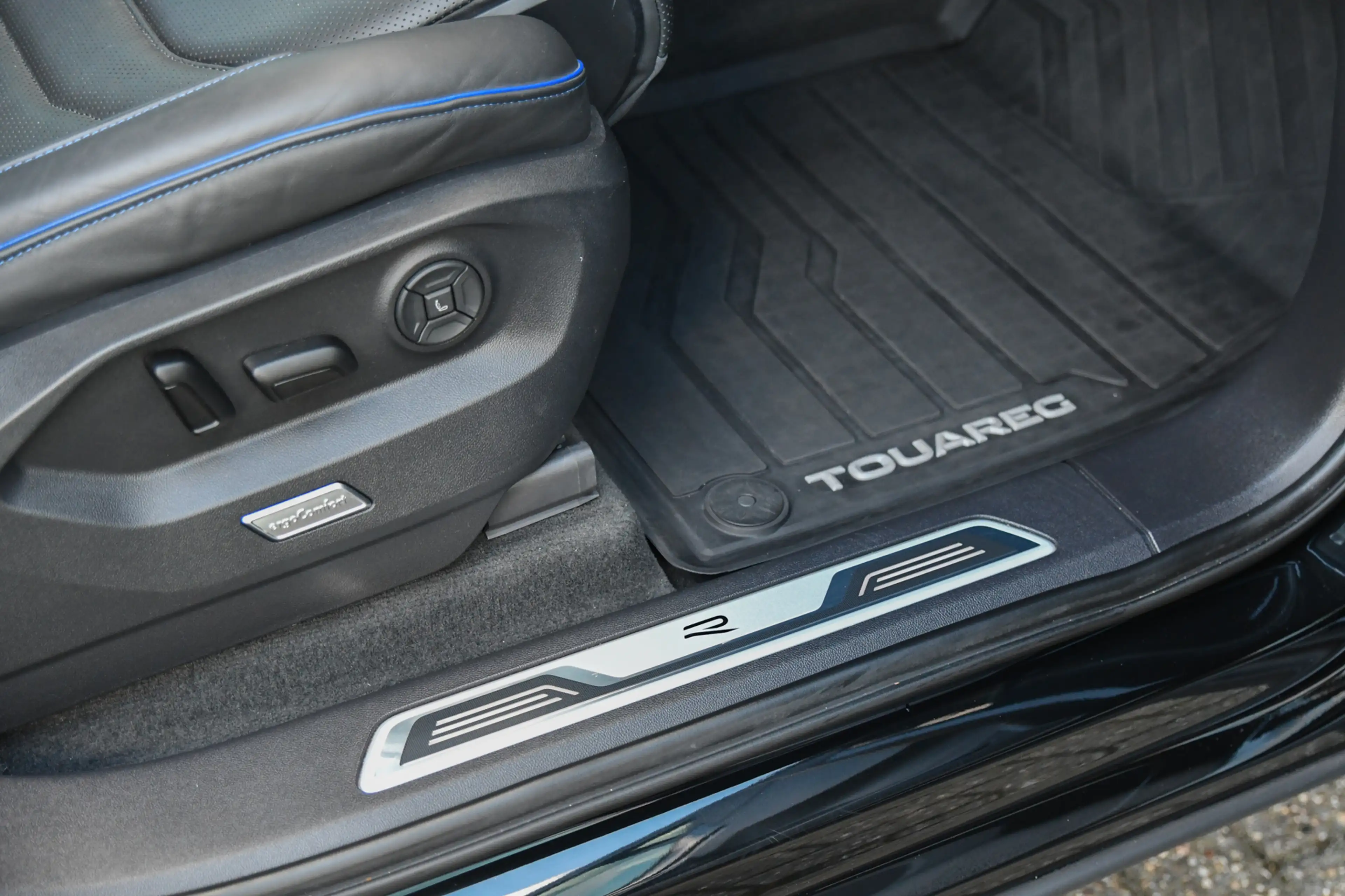 Volkswagen Touareg 3.0 TSi eHybrid 4MOTION R-Line, Nachtzicht, Massag — photo 20