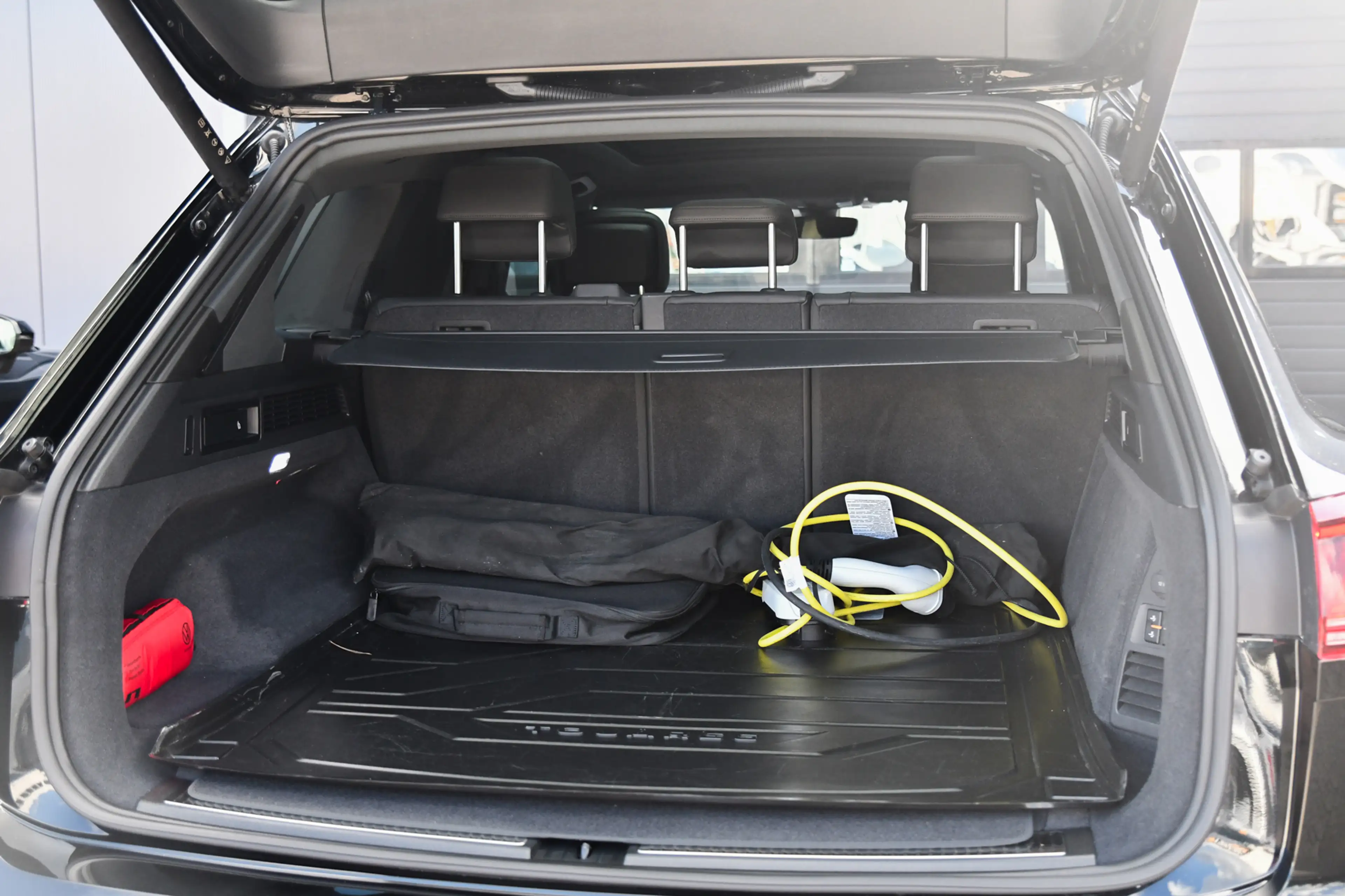 Volkswagen Touareg 3.0 TSi eHybrid 4MOTION R-Line, Nachtzicht, Massag — photo 14