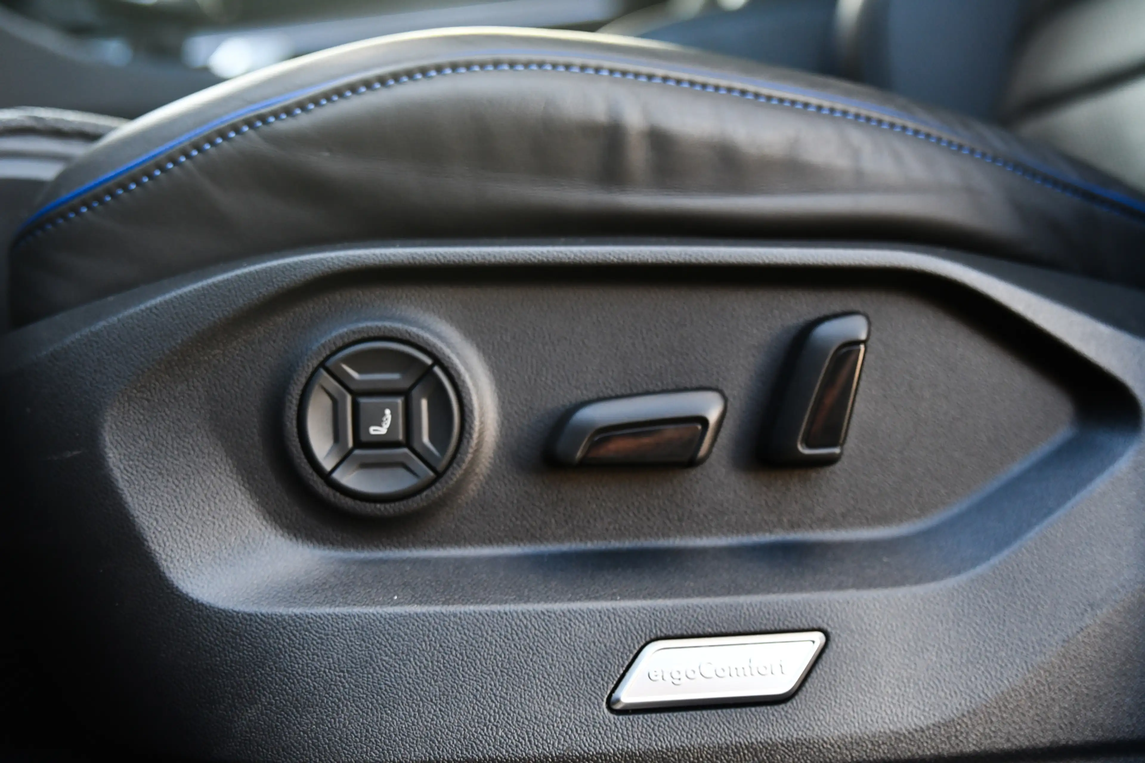 Volkswagen Touareg 3.0 TSi eHybrid 4MOTION R-Line, Nachtzicht, Massag — photo 12