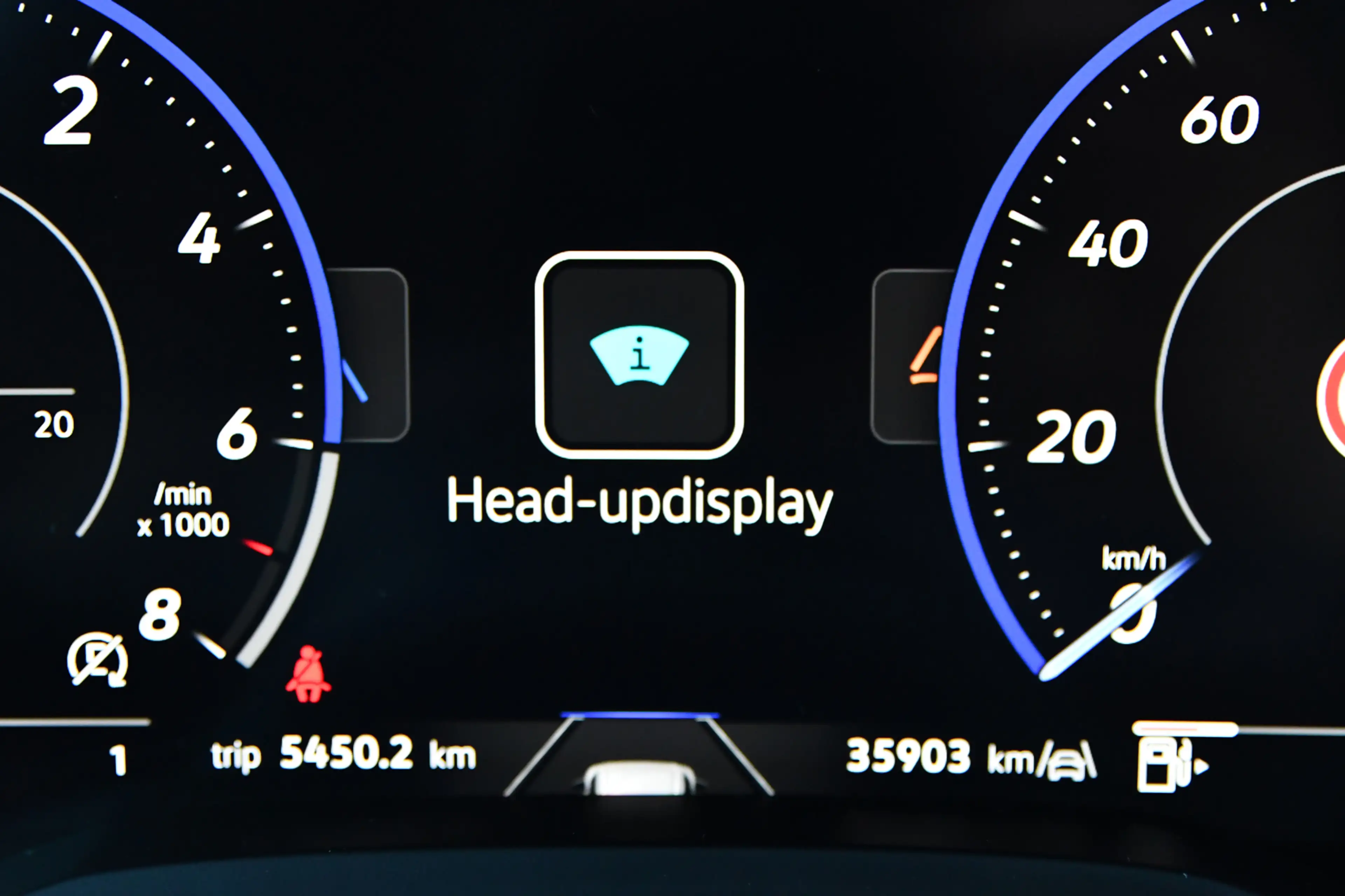 Volkswagen Touareg 3.0 TSi eHybrid 4MOTION R-Line, Nachtzicht, Massag — photo 32