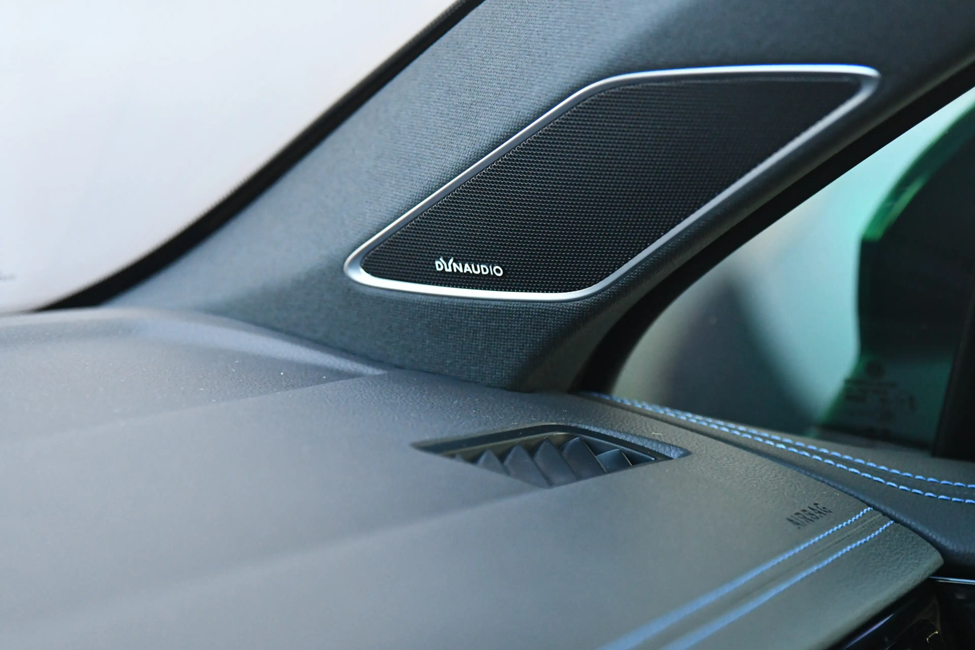Volkswagen Touareg 3.0 TSi eHybrid 4MOTION R-Line, Nachtzicht, Massag — photo 29
