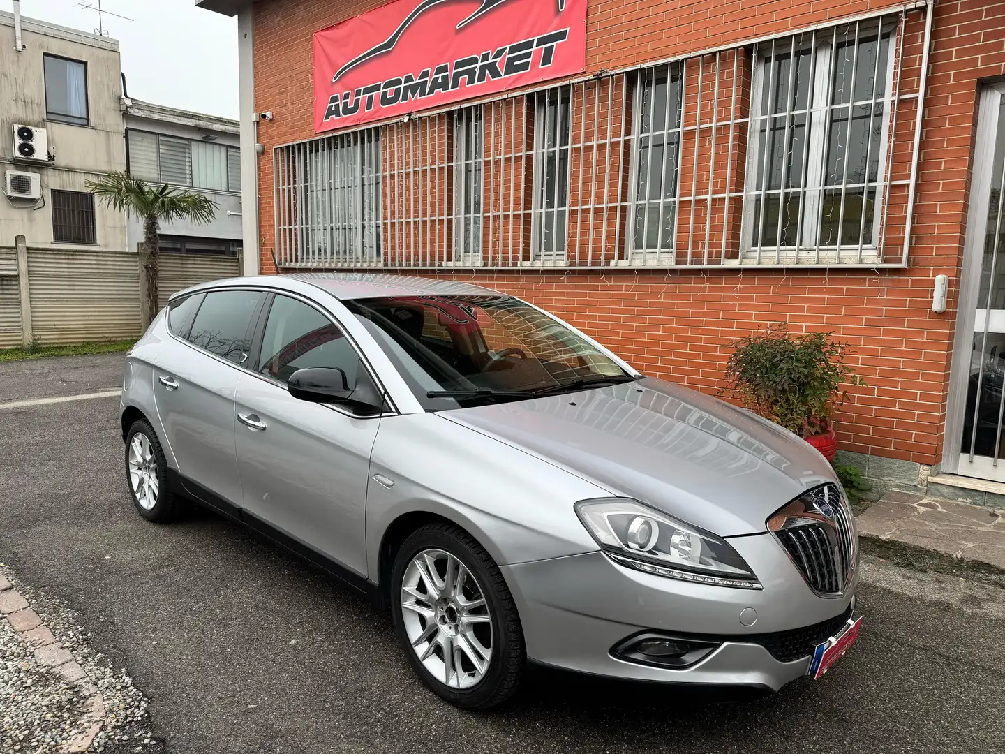 Lancia Delta 1.4 tjt Oro 120cv Argento - 1