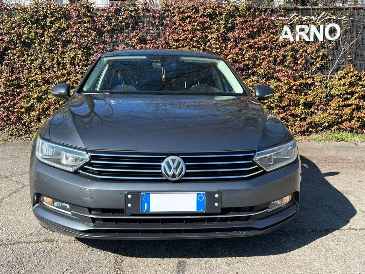 Volkswagen Passat Variant 2.0 TDI Business BlueMotion Tech. Grau - 2