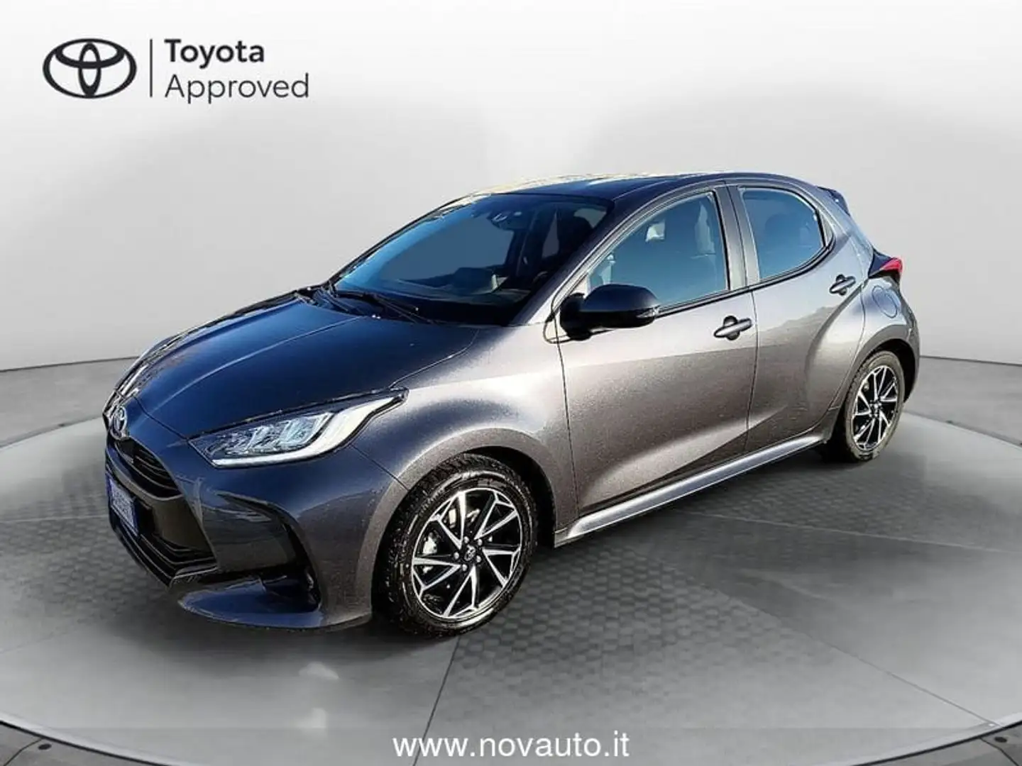 Toyota Yaris 1.5 Hybrid 5 porte Trend Grigio - 1