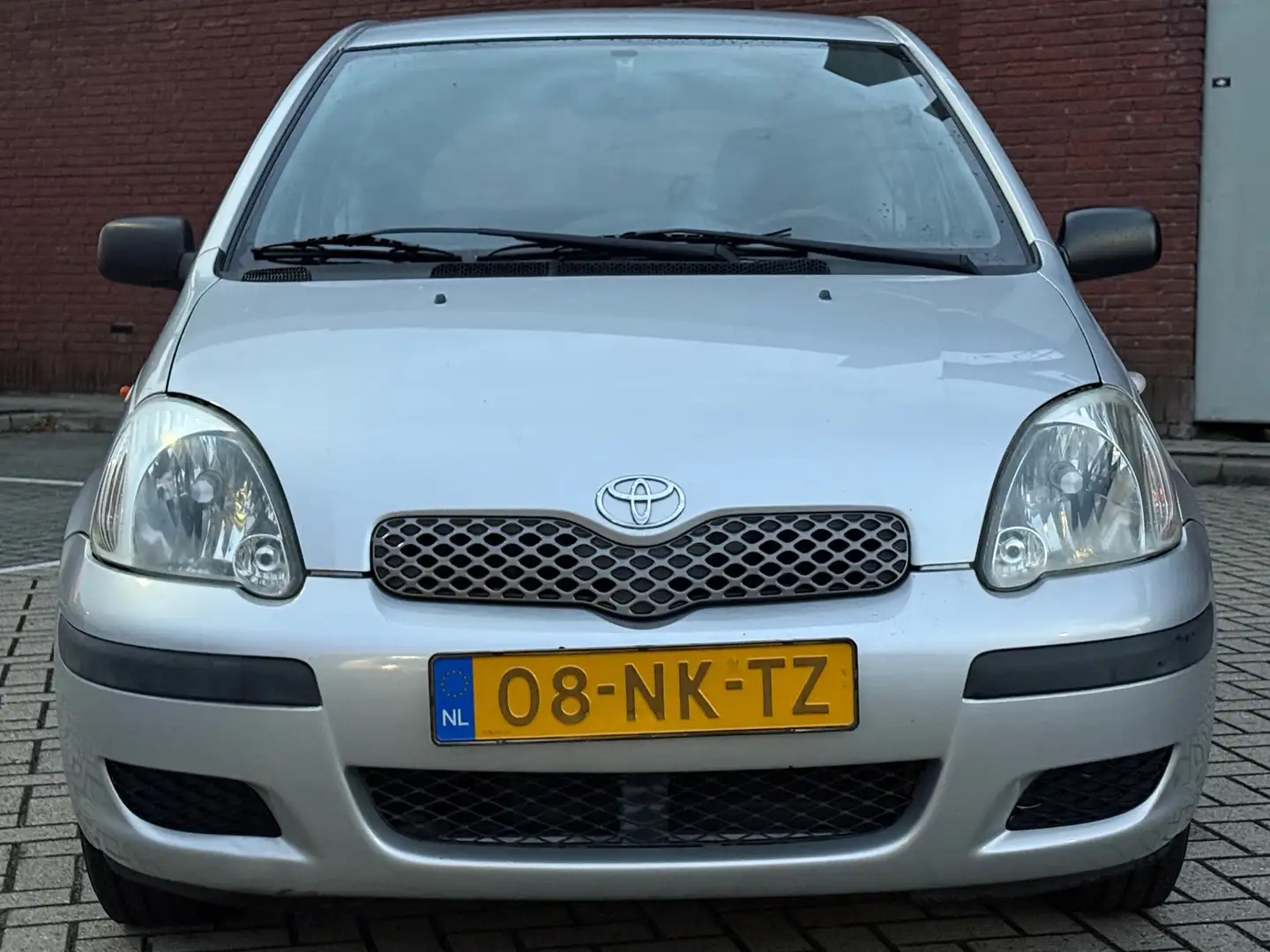 Toyota Yaris 1.3 VVT-i Terra|3DRS|1EIG|NAP| Grijs - 2