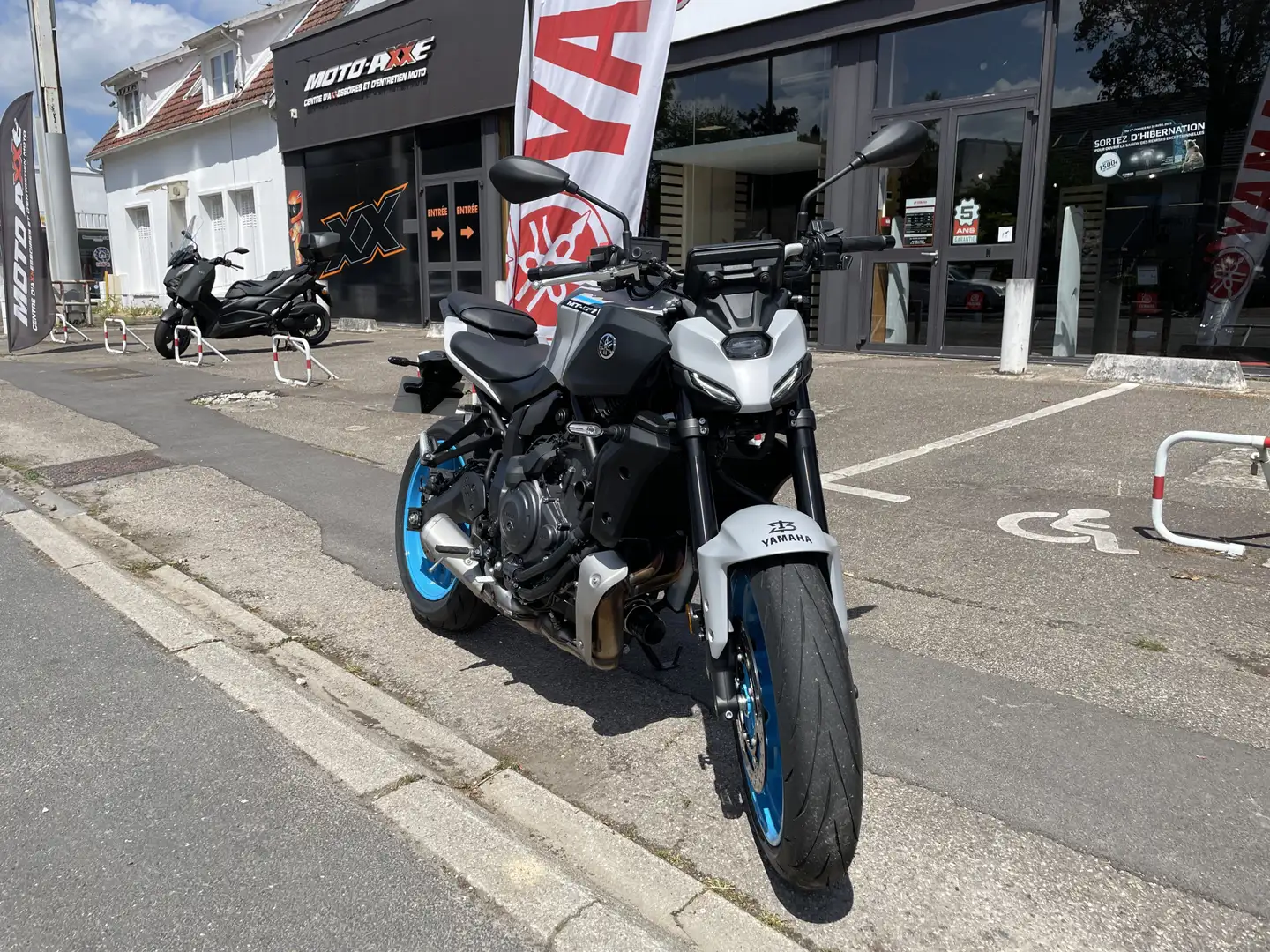 Yamaha MT-07 Gris - 2