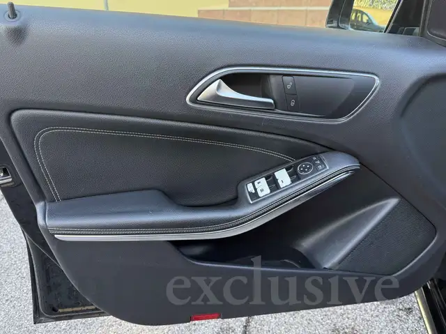 Mercedes-Benz A view 9