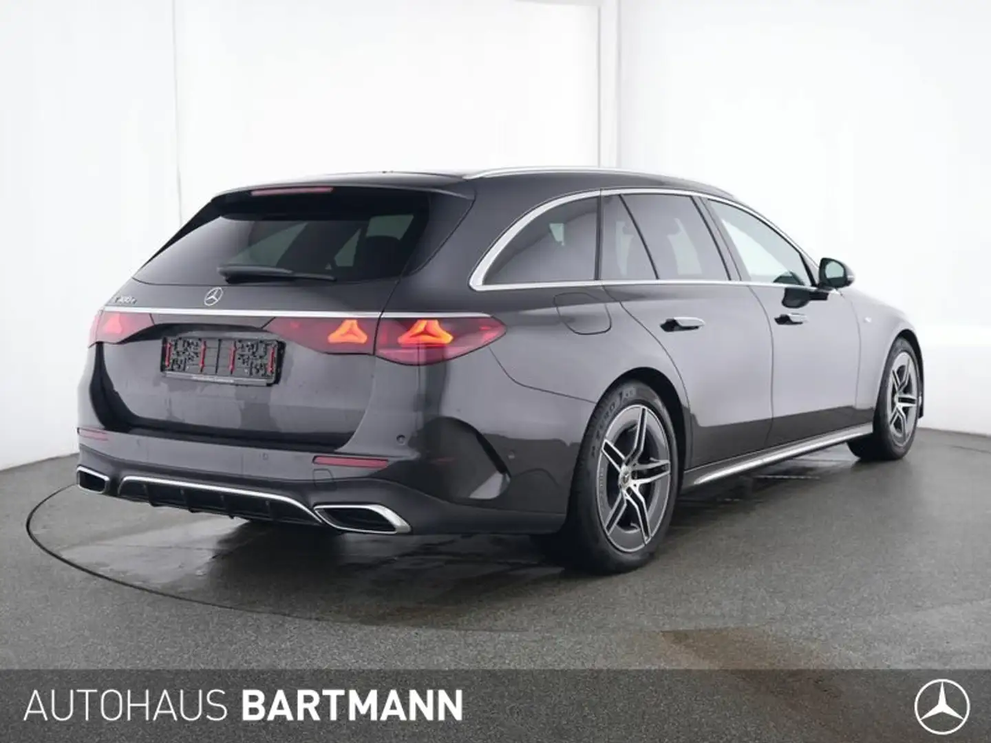 Mercedes-Benz E 300 E 300 e T AMG+PANO+SOUND AHK+LED+KAMERA+SZH+MBUX Grau - 2