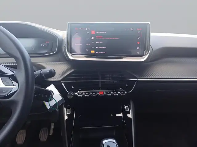 Peugeot 2008 view 11