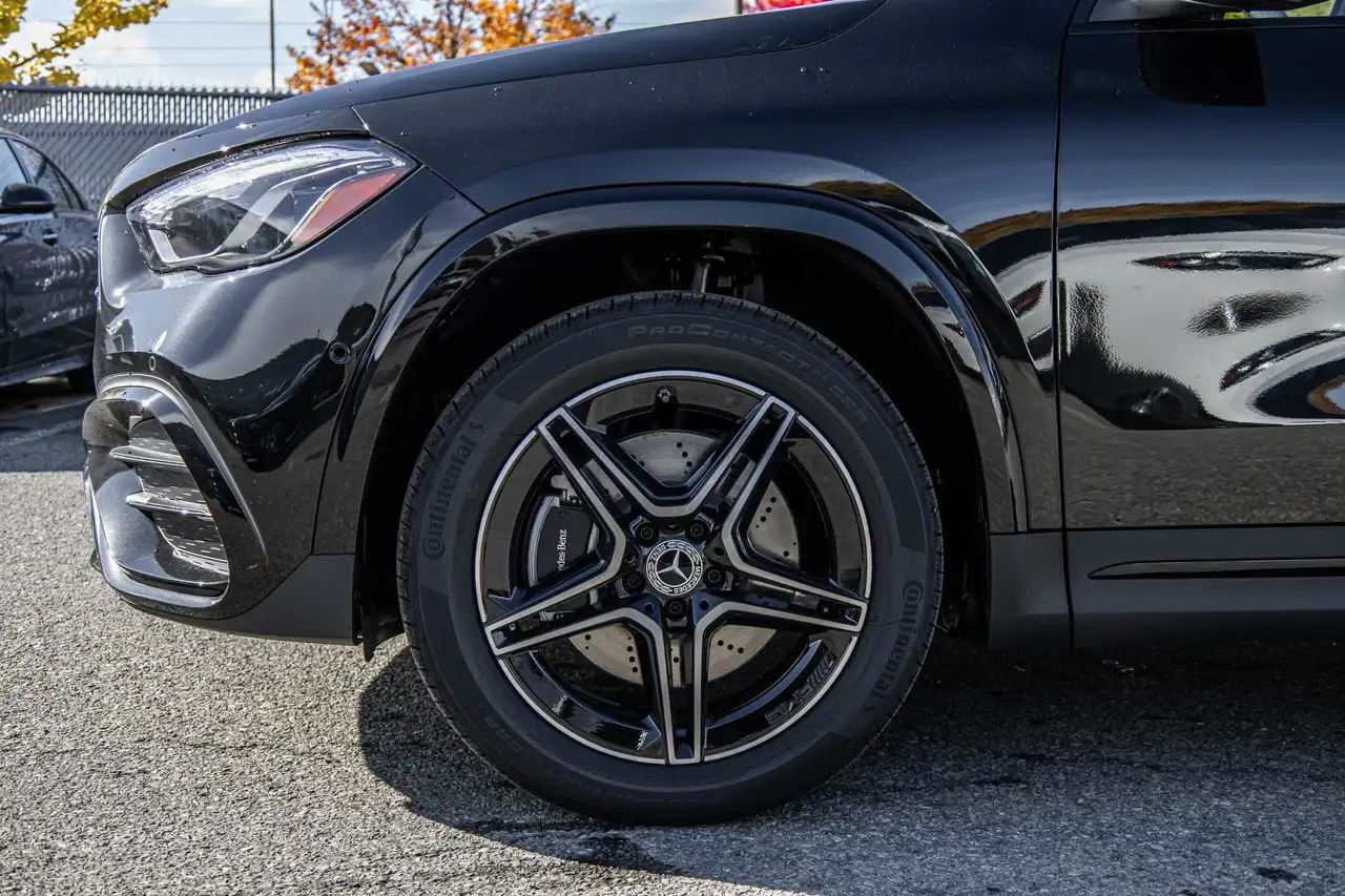 Mercedes-Benz GLA снимка Mercedes-Benz GLA